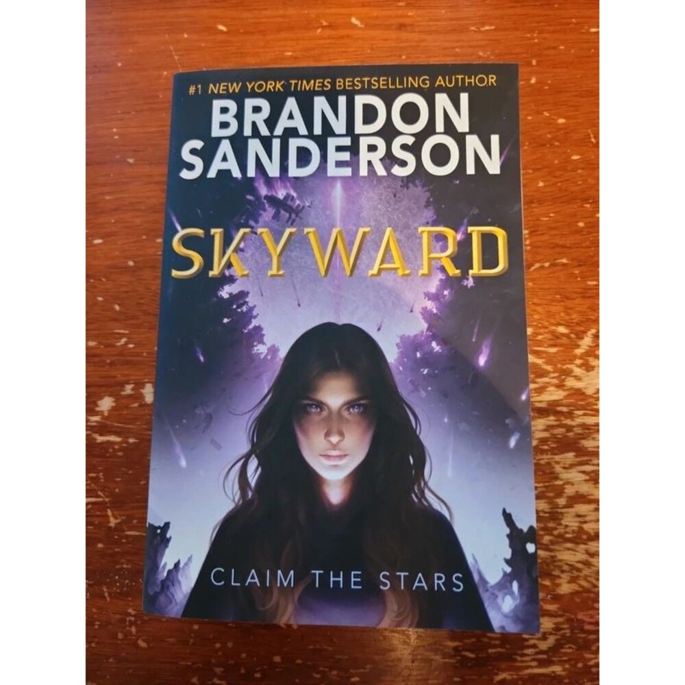 Skyward by Brandon Sanderson paperback